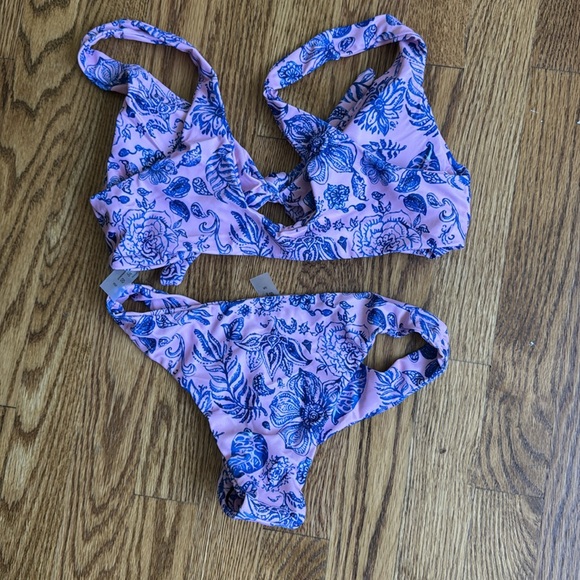 Random floral front knot bikini set - Picture 5 of 5